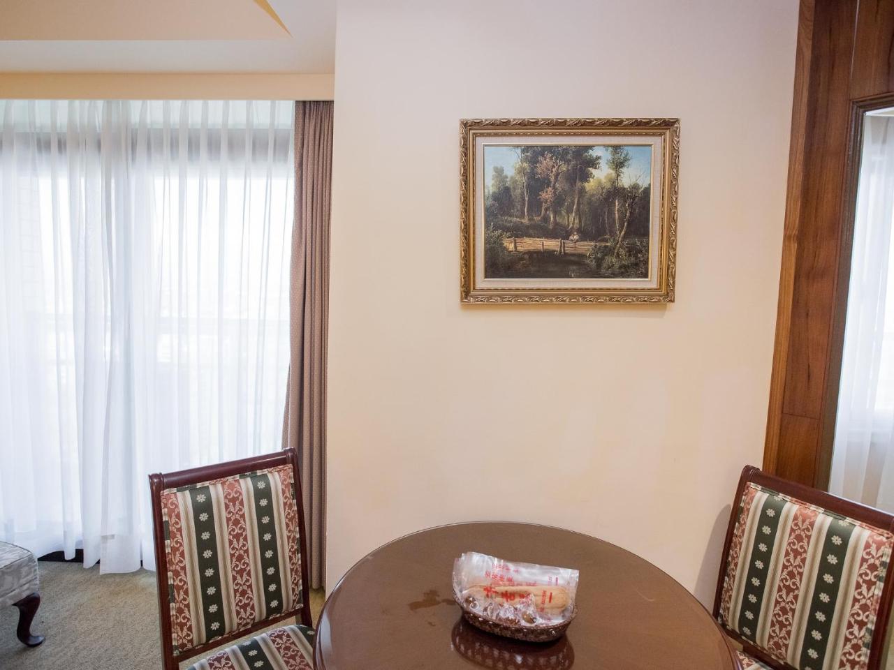 Jiuwu Hotel La Đông Ngoại thất bức ảnh